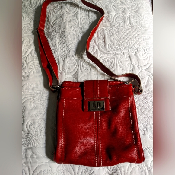 Red Tignanello leather crossbody bag - Picture 1 of 8